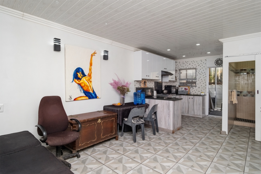 5 Bedroom Property for Sale in Wynberg Western Cape